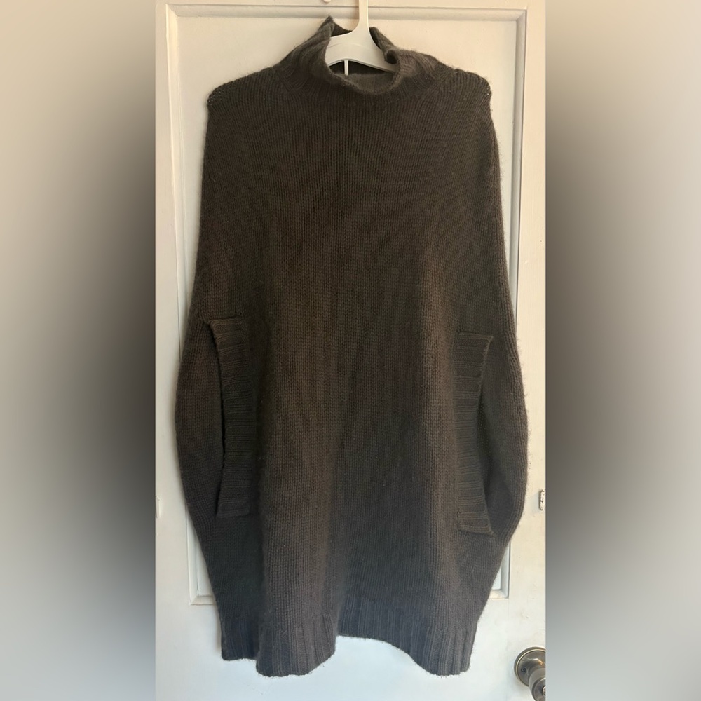 100% Cashmere Sweater Poncho Size Medium